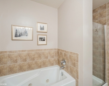 451 W Huron Street - Photo Thumbnail 9