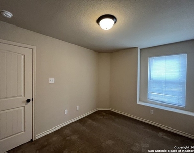 7046 Lakeview Dr - Photo Thumbnail 23