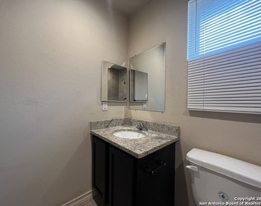 7046 Lakeview Dr - Photo Thumbnail 25