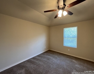 6874 Lakeview Dr - Photo Thumbnail 13