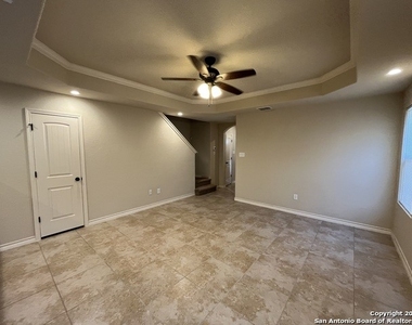 6874 Lakeview Dr - Photo Thumbnail 3