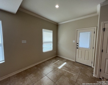 6531 Marcel Way - Photo Thumbnail 5