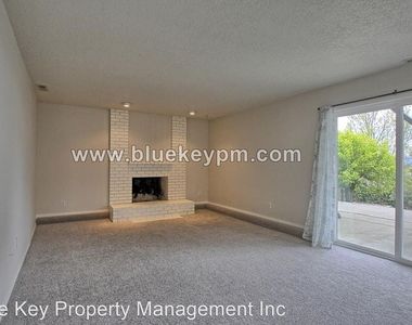 2336 Sw Hartley Avenue - Photo Thumbnail 6