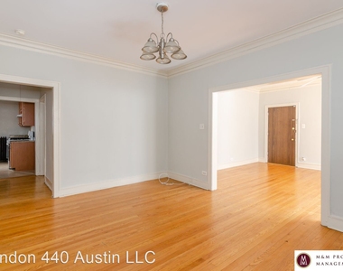 440-448 N Austin Avenue - Photo Thumbnail 3