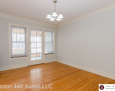 440-448 N Austin Avenue - Photo Thumbnail 2