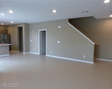 11256 Rainbow Peak Avenue - Photo Thumbnail 6