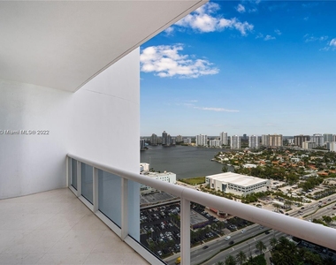 18101 Collins Ave - Photo Thumbnail 25