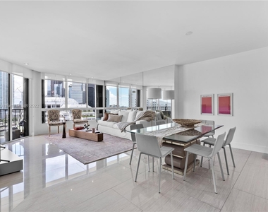 520 Brickell Key Dr - Photo Thumbnail 7