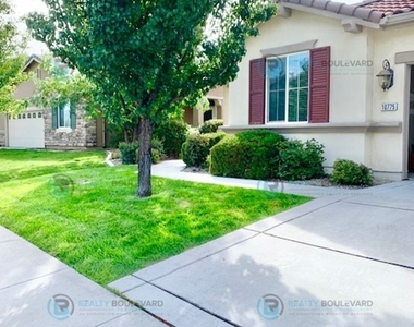 10775 Grayslake Dr - Photo Thumbnail 3