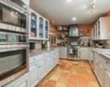 113 Laburnum Dr - Photo Thumbnail 10