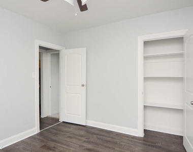 5860 N. Kenmore, Unit 214 - Photo Thumbnail 14