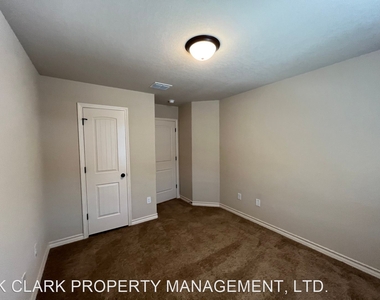 6874 Lakeview Dr #101 - Photo Thumbnail 23