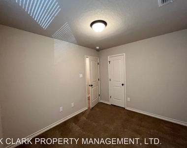 6874 Lakeview Dr #101 - Photo Thumbnail 27