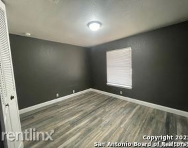 6815 Spring Lark St - Photo Thumbnail 13