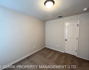 7046 Lakeview Dr #102 - Photo Thumbnail 2