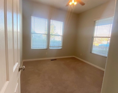 5738 Spanish Bay Ct. Sparks, Nv - Photo Thumbnail 8