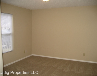 12243 Belfry Drive - Photo Thumbnail 10