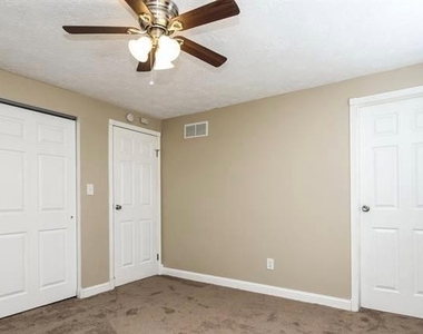 1327 Dogwood Court - Photo Thumbnail 6