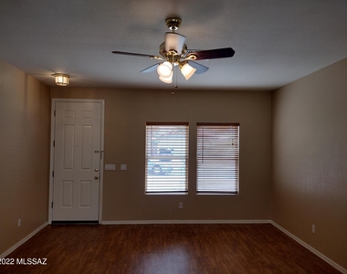 7794 W Lees Ferry Court - Photo Thumbnail 2