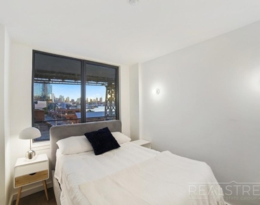 349 Kent Ave - Photo Thumbnail 9