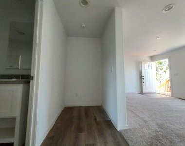 1624 Palm Street - Photo Thumbnail 7