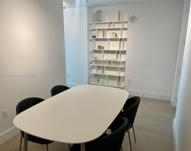 1111 Sw 1 Av - Photo Thumbnail 16