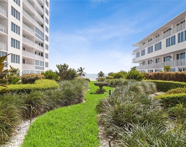 5401 Collins Ave - Photo Thumbnail 48