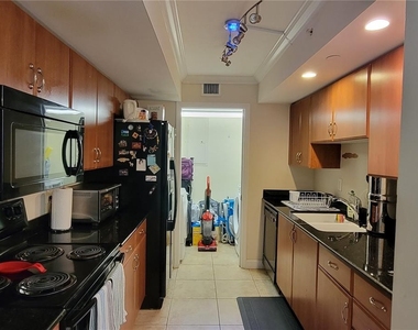 6917 Collins Ave - Photo Thumbnail 9