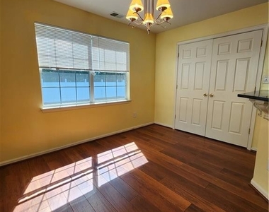 276 Weatherford Way - Photo Thumbnail 8