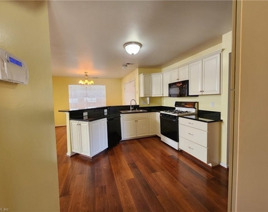 276 Weatherford Way - Photo Thumbnail 7