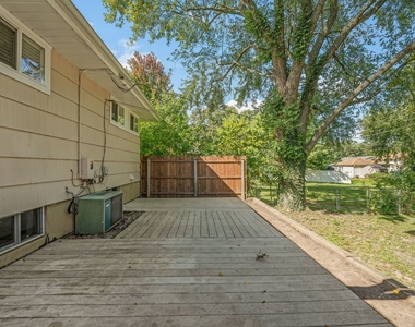 244 Lincoln Avenue - Photo Thumbnail 31