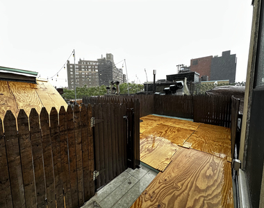 230 West 14th Street - Photo Thumbnail 8