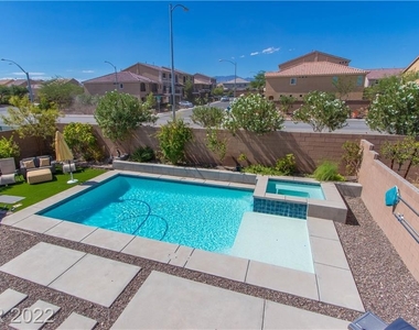 9671 Stoney Mesa Court - Photo Thumbnail 12