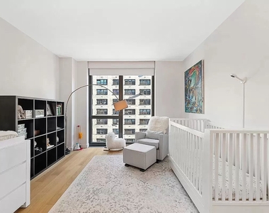 360 East 89th Street - Photo Thumbnail 4