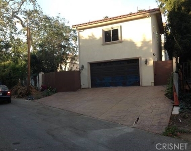 1101 S Bundy Drive - Photo Thumbnail 20