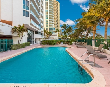 17275 Collins Ave Apt 711 - Photo Thumbnail 16