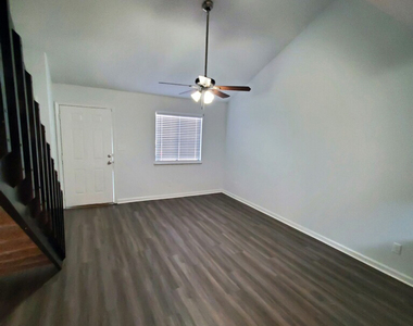 2336 Sandpiper Street - Photo Thumbnail 2