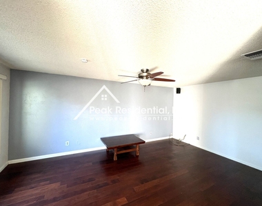 6149 Hilltree Ave - Photo Thumbnail 3