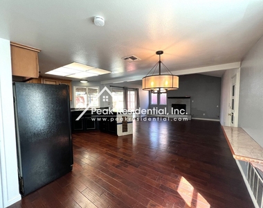 6149 Hilltree Ave - Photo Thumbnail 10