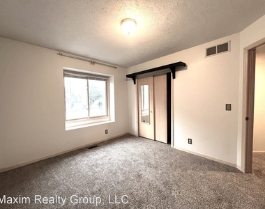 15912 Leavenworth Circle - Photo Thumbnail 17