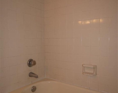 1708 Prestwick Drive - Photo Thumbnail 6