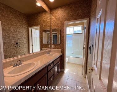 2625 Muirfield Way - Photo Thumbnail 29