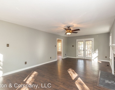 7506 Northford Lane - Photo Thumbnail 9