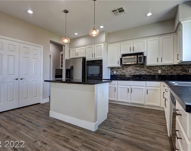 3404 White Bark Pine Street - Photo Thumbnail 8