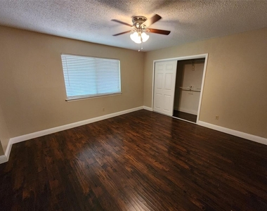 2825 Norwood Lane - Photo Thumbnail 22