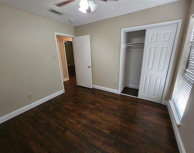 2825 Norwood Lane - Photo Thumbnail 18