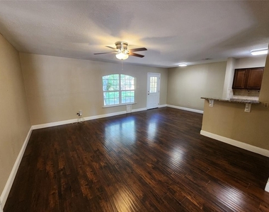 2825 Norwood Lane - Photo Thumbnail 14