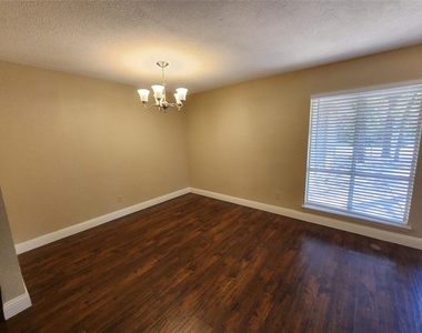 2825 Norwood Lane - Photo Thumbnail 13