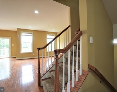 3213 Meadow View Circle - Photo Thumbnail 6