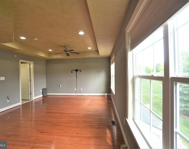 3213 Meadow View Circle - Photo Thumbnail 18